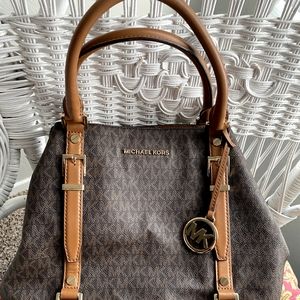 Michael Kors Bedford LG Logo Handbag